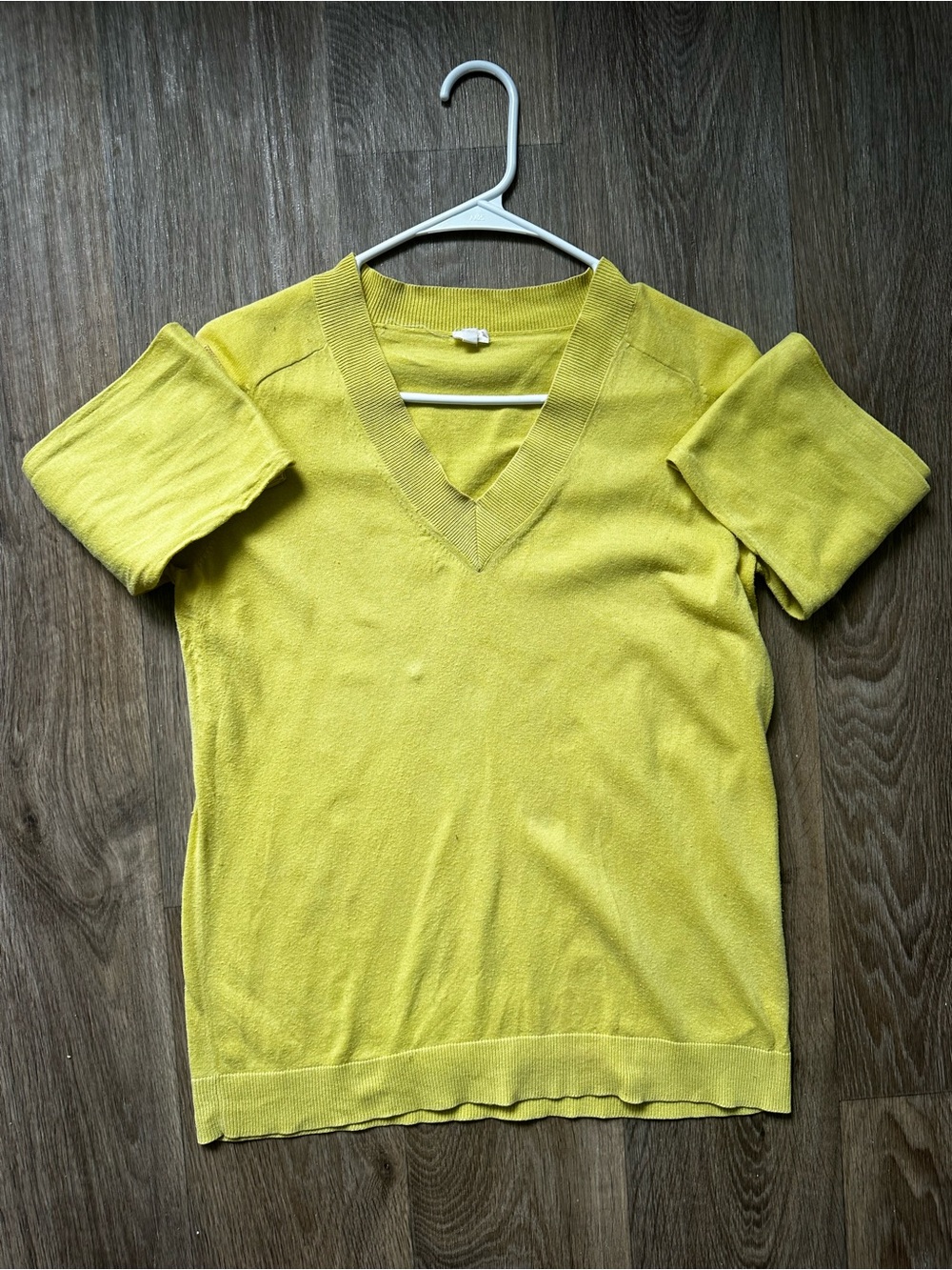 J. Crew Chartreuse Yellow Long Sleeve V-Neck Knit Blouse Size M